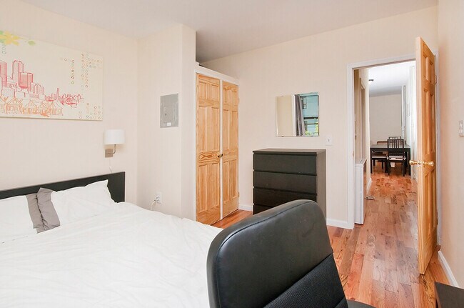 Building Photo - 2370 1st Ave