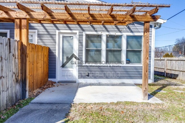 Building Photo - 628 Shelby Ave