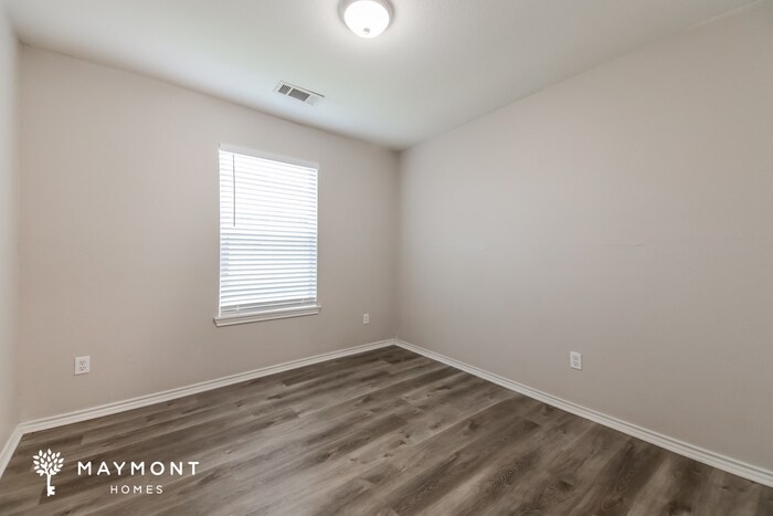 Building Photo - 1013 Bainbridge Ln