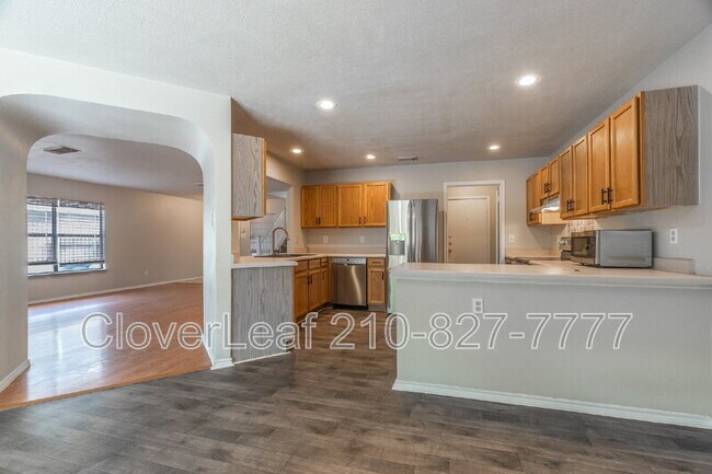 Building Photo - 8019 Hilltop Crest