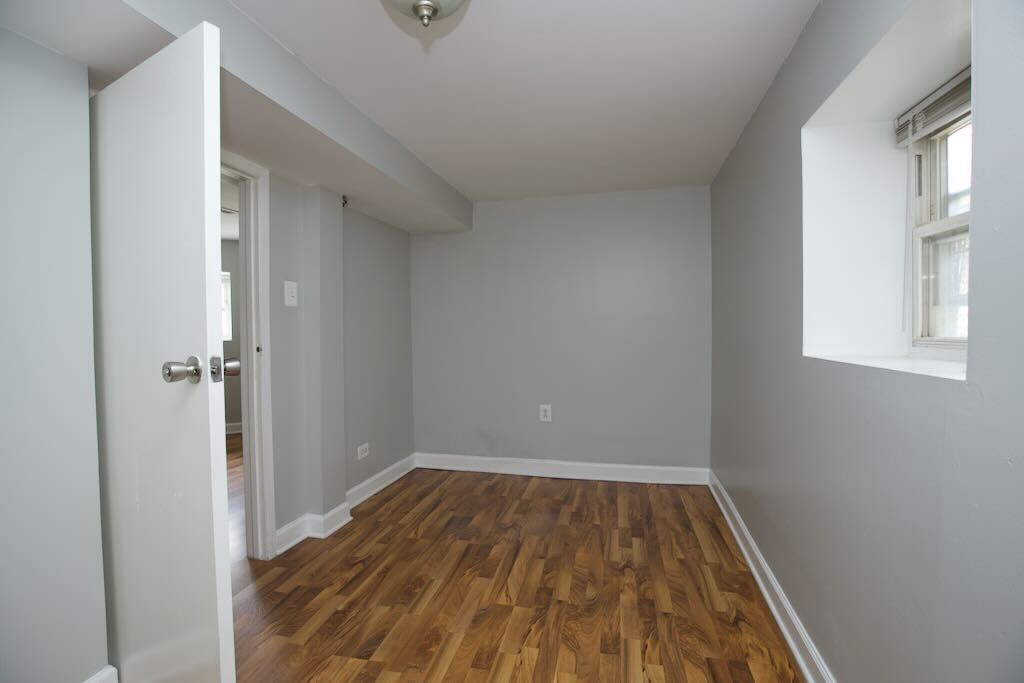 Building Photo - 1121 N Winchester Ave