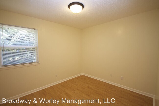 Building Photo - 18 Bearwood Dr