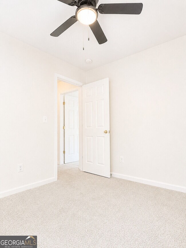 Building Photo - 9155 Nesbit Ferry Rd