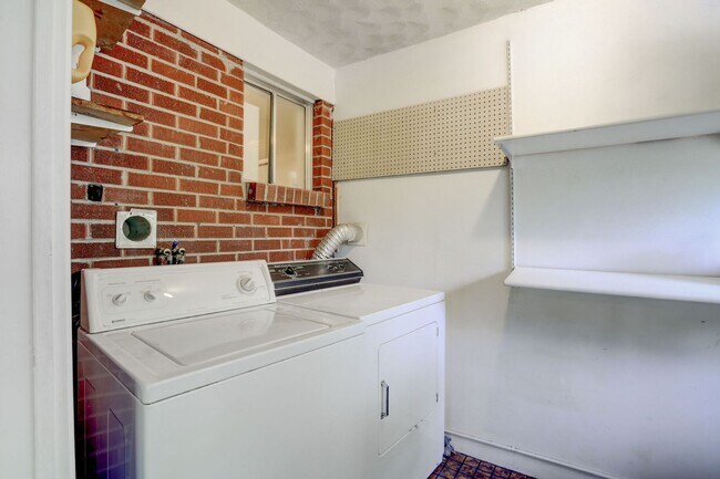 Building Photo - PRE-LEASE 4 BED 2 BATH – Updated Brick Home Near CU & Boulder Creek Path | Available August 2026