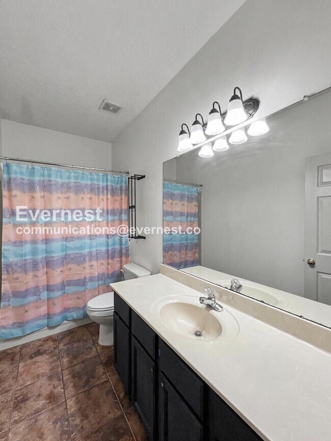 Building Photo - 2100 Shannon Cove