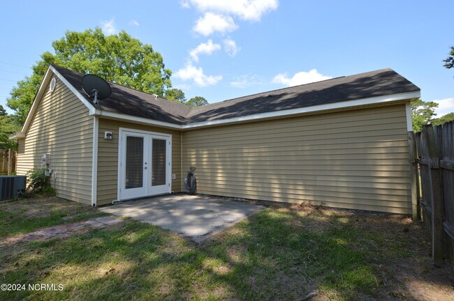 Building Photo - 206 Wedgewood Dr