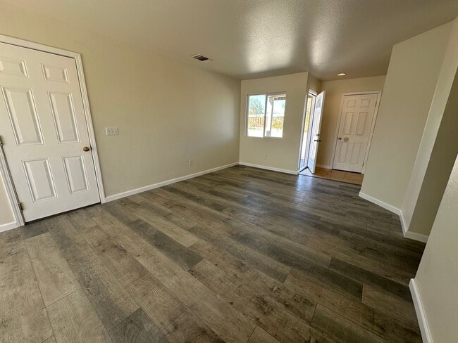 Building Photo - 61859 Desert Air Rd