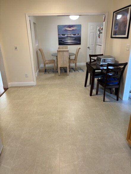 Building Photo - 520 Linford Pl