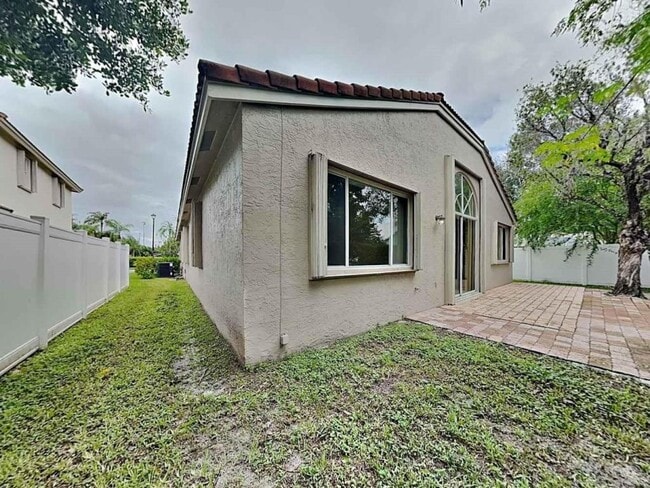 Building Photo - 4095 NW 79th Ave