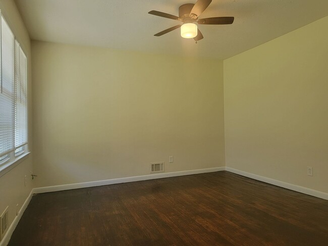 Building Photo - Spacious 3BR Ranch in Prime Atlanta Location!