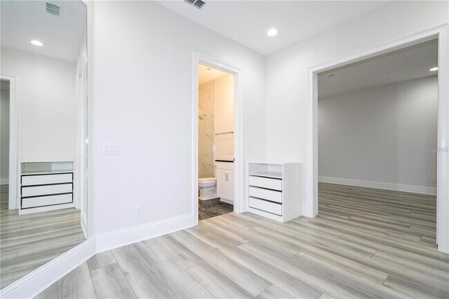 Building Photo - 13370 Alderley Dr