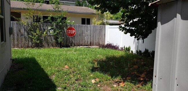 Building Photo - 413 SW 16th St