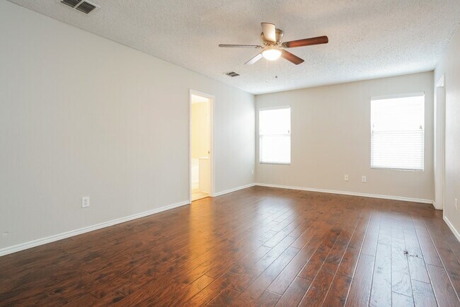 Building Photo - 8712 Cove Meadow Ln