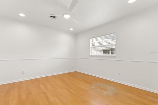 Building Photo - 1711 Chestnut Ave