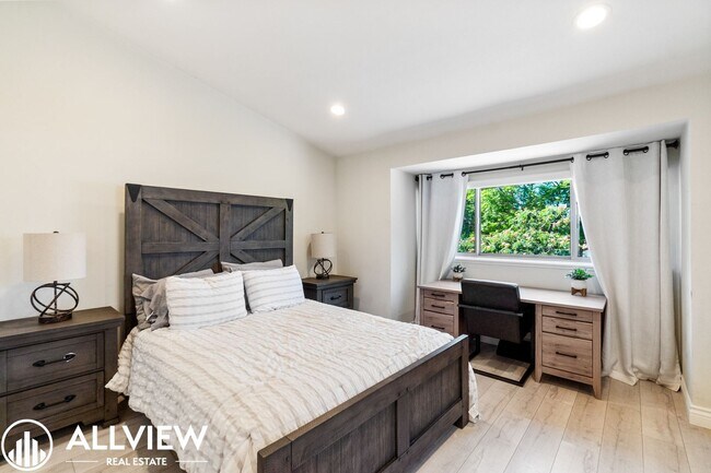 Building Photo - 2 br, 2.5 bath House - 8 Clover Hill Lane