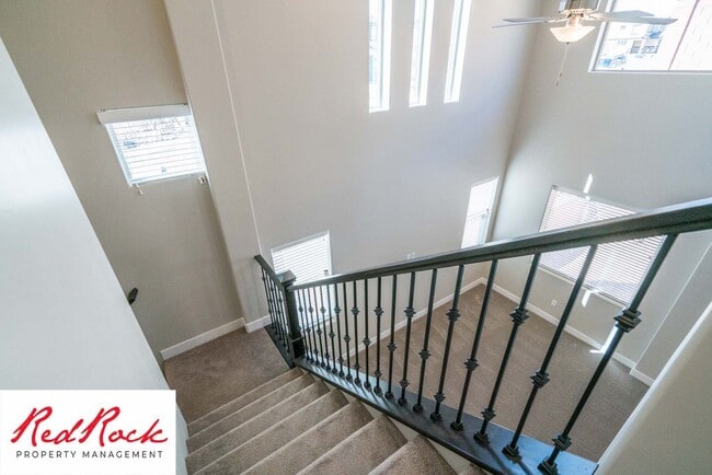 Building Photo - 3 Bedroom Hurricane Townhome With Scenic Views