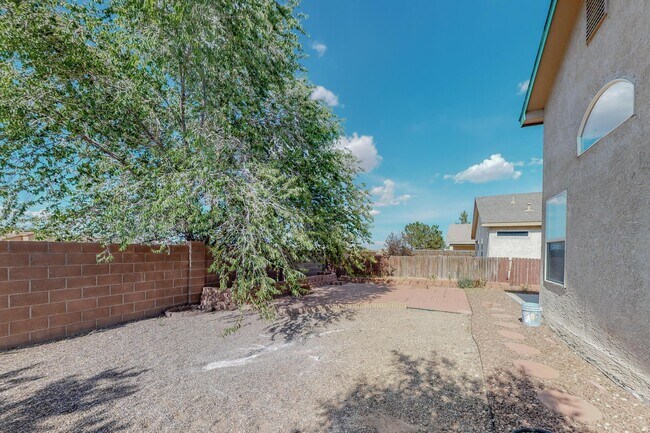 Building Photo - 745 Valley Meadows Dr