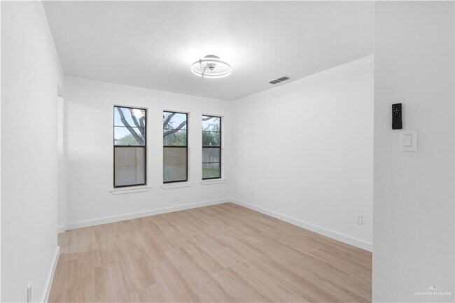 Building Photo - 14 N 17th St