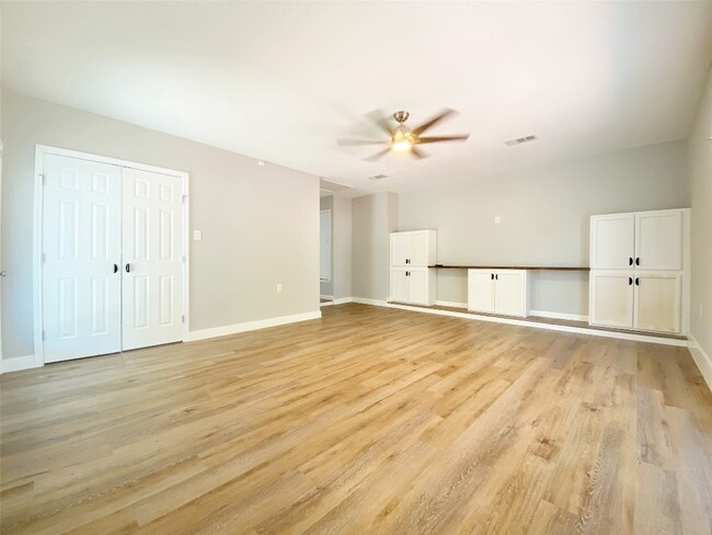Building Photo - 4705 Quicksilver Blvd