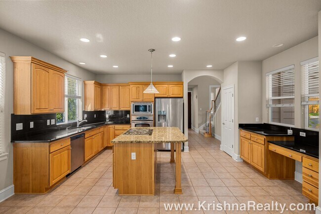 Building Photo - 12834 NW Alsace Ln