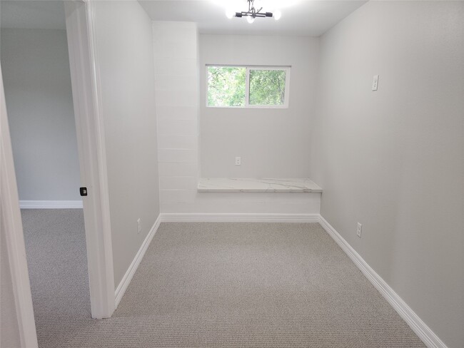 Building Photo - 2651 Beaumont Ave