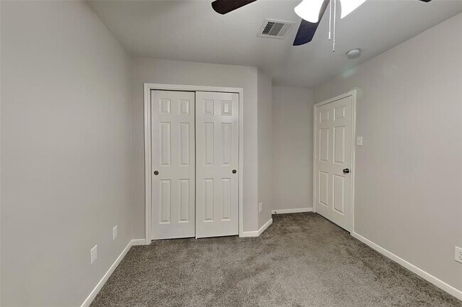 Building Photo - 22210 Summer Breeze Ln