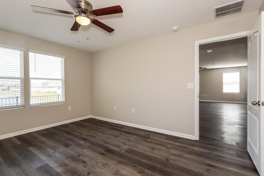 Building Photo - 3514 Songbird Lakes Dr