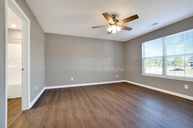 Building Photo - 120 Family