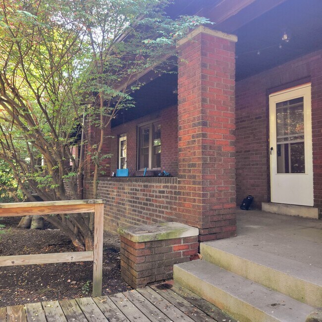 Building Photo - 1620 Beechwood Blvd