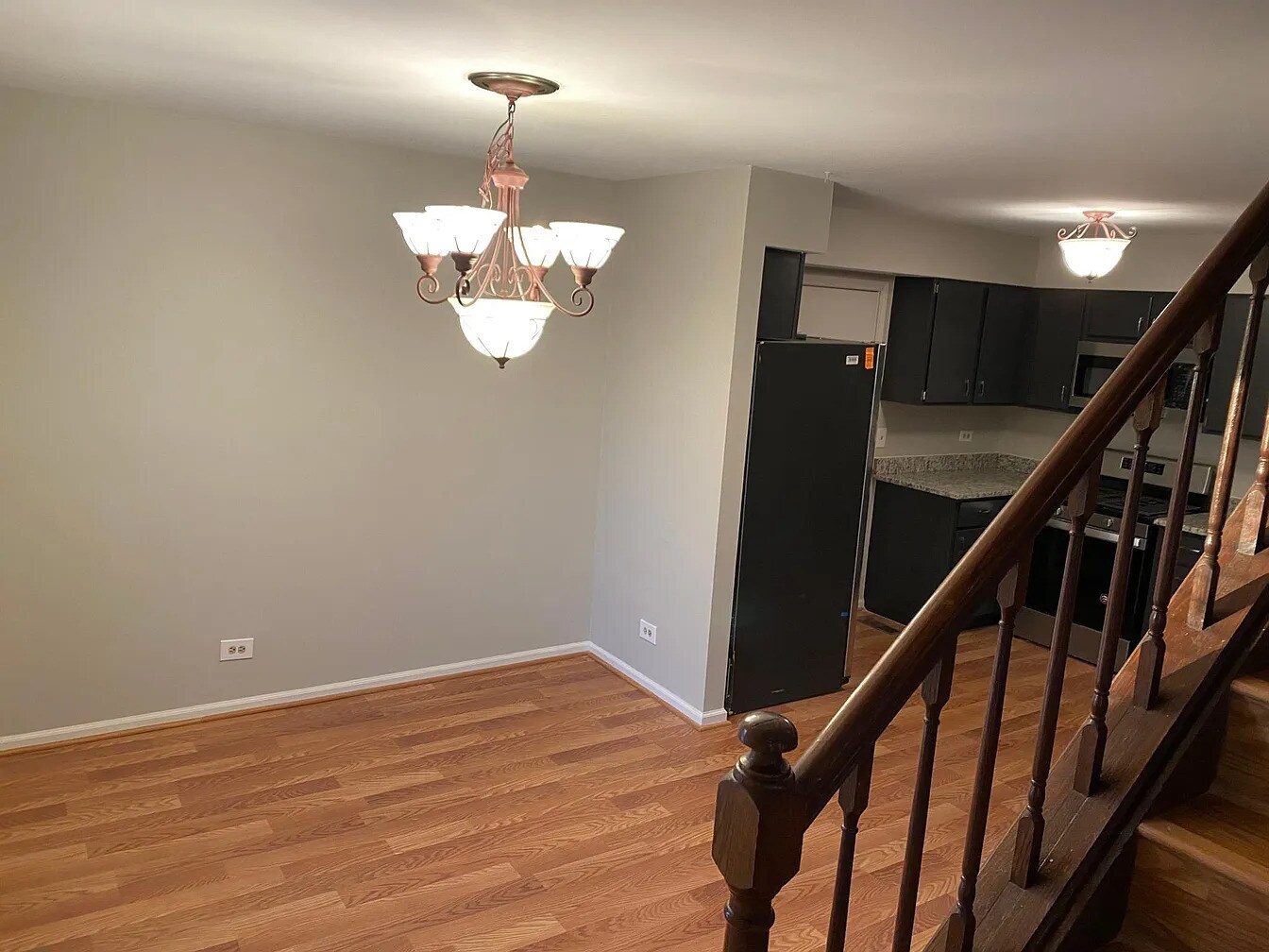 Building Photo - 2630 College Hill Cir