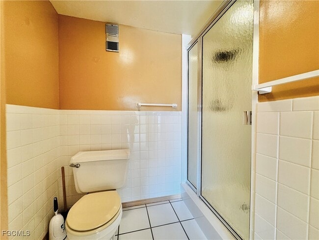 Building Photo - 2264 Winkler Ave