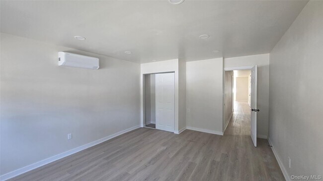 Building Photo - 48 S Clinton St