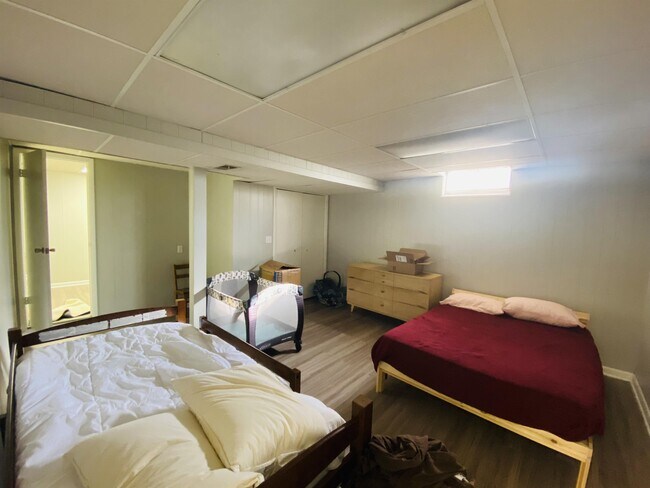 Building Photo - 3629 S Kingsbury Ave