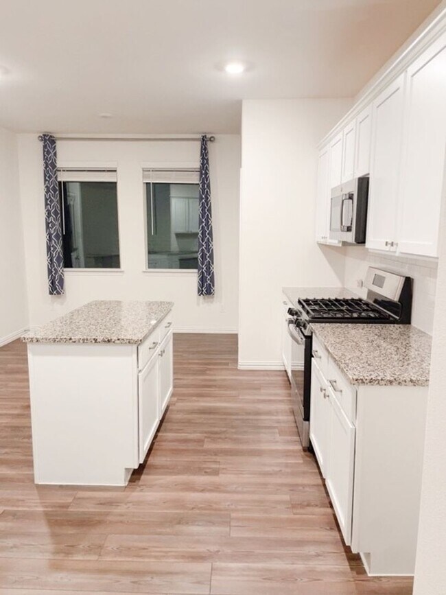 Building Photo - Spacious 4BR House in Forney , near by bes...