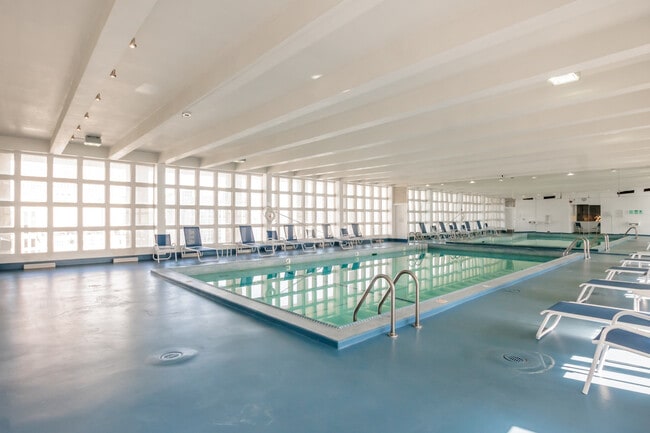 Building Photo - 535 N Michigan Ave