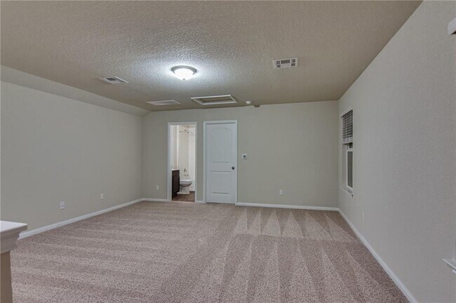 Building Photo - 309 Naset Dr