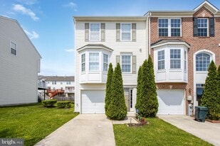 Building Photo - 927 Tipton Rd