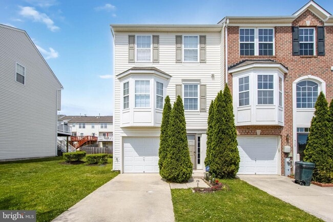 Building Photo - 927 Tipton Rd