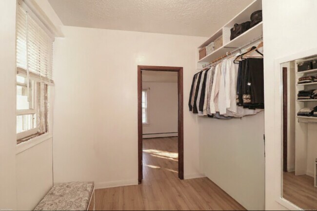 Building Photo - 117 Lamberton St