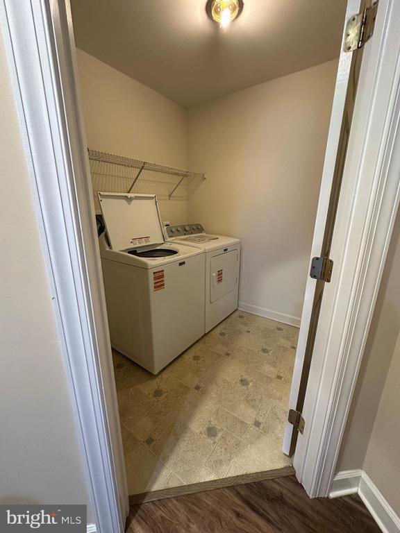 Building Photo - 9430 Dunraven St