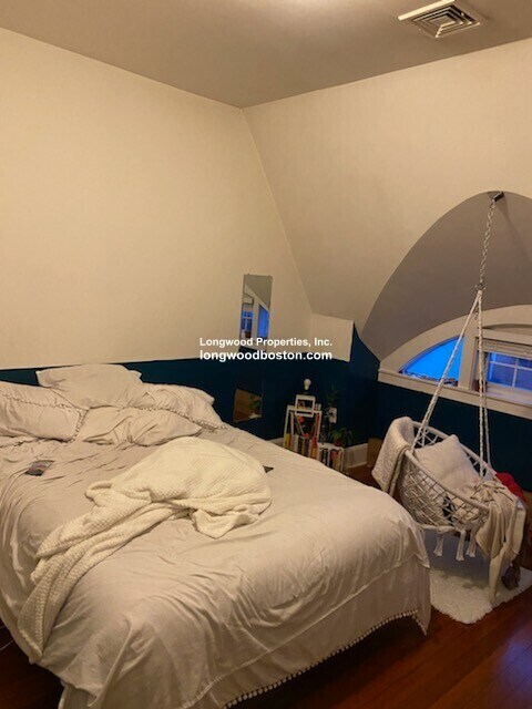 Building Photo - 345 Seaver St