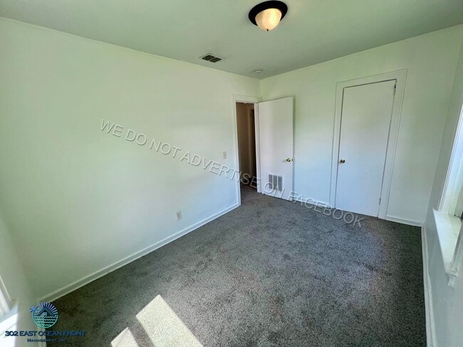 Building Photo - 2104 Evergreen Ave