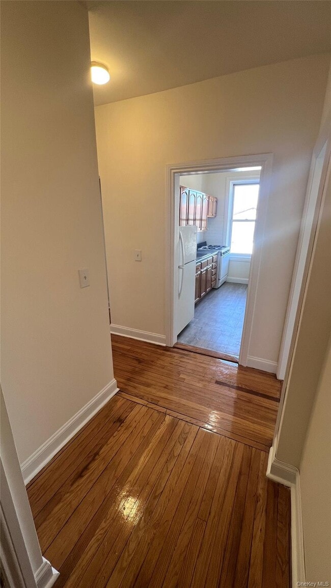 Building Photo - 164-18 43rd Ave