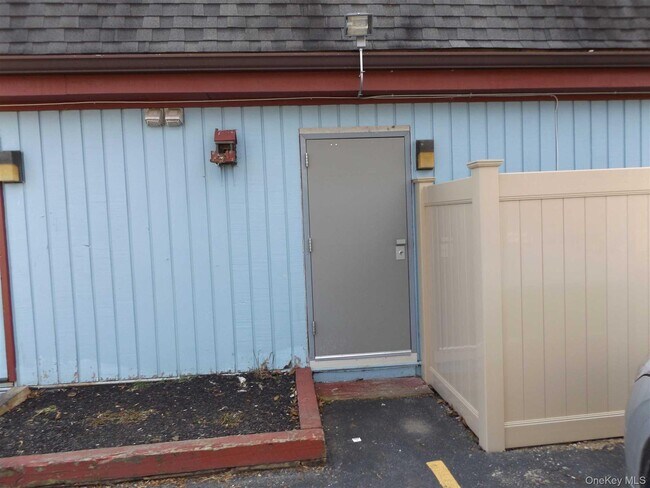 Building Photo - 2429 State Rte 55