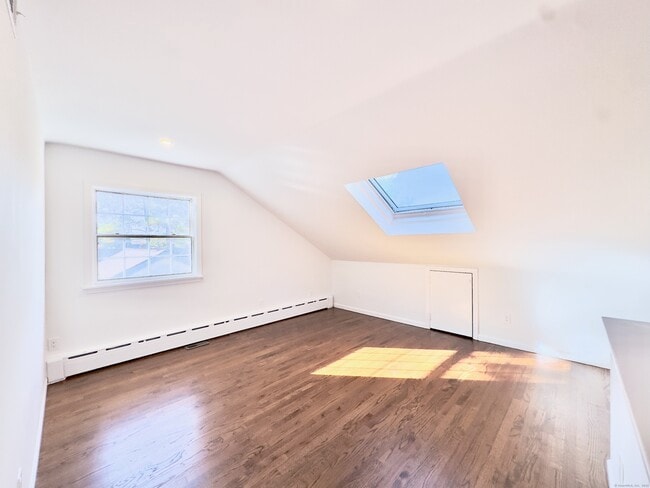 Building Photo - 48 Pemberwick Rd