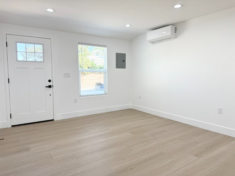 Building Photo - 7141 El Verano Dr