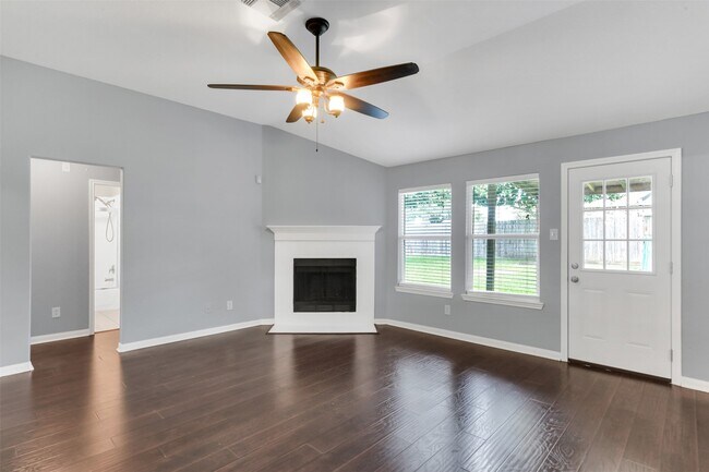 Building Photo - 223 Fantasy Ln