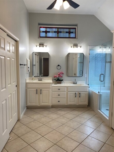 Building Photo - 14610 Farrawood Dr