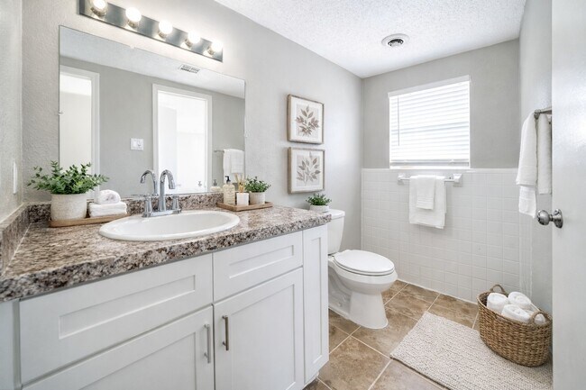 Building Photo - 8100 Leonora St