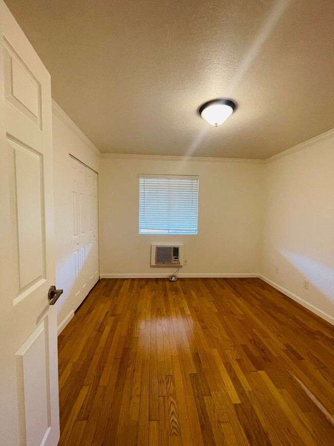 Building Photo - COMING SOON!-FIRST MONTH RENT FREE-1 Bed &...